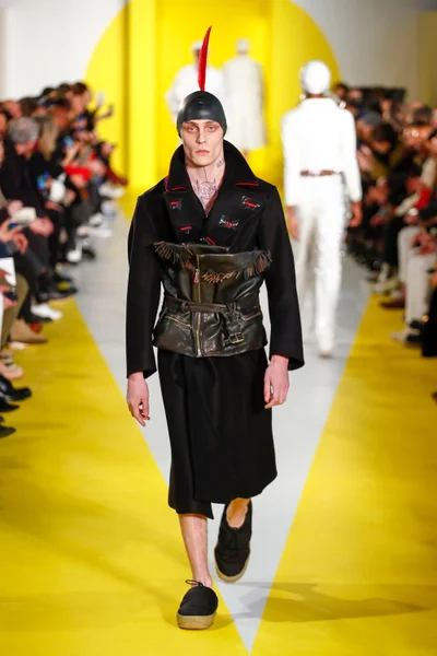 Look 28